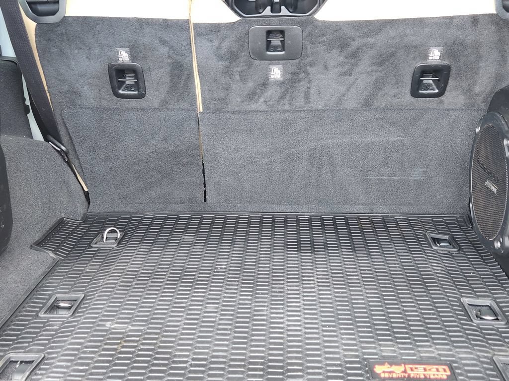 Used 2018 Jeep Wrangler Unlimited Sahara AWD/4WD image 23