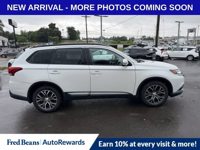 Used 2016 Mitsubishi Outlander SEL AWD/4WD image 9