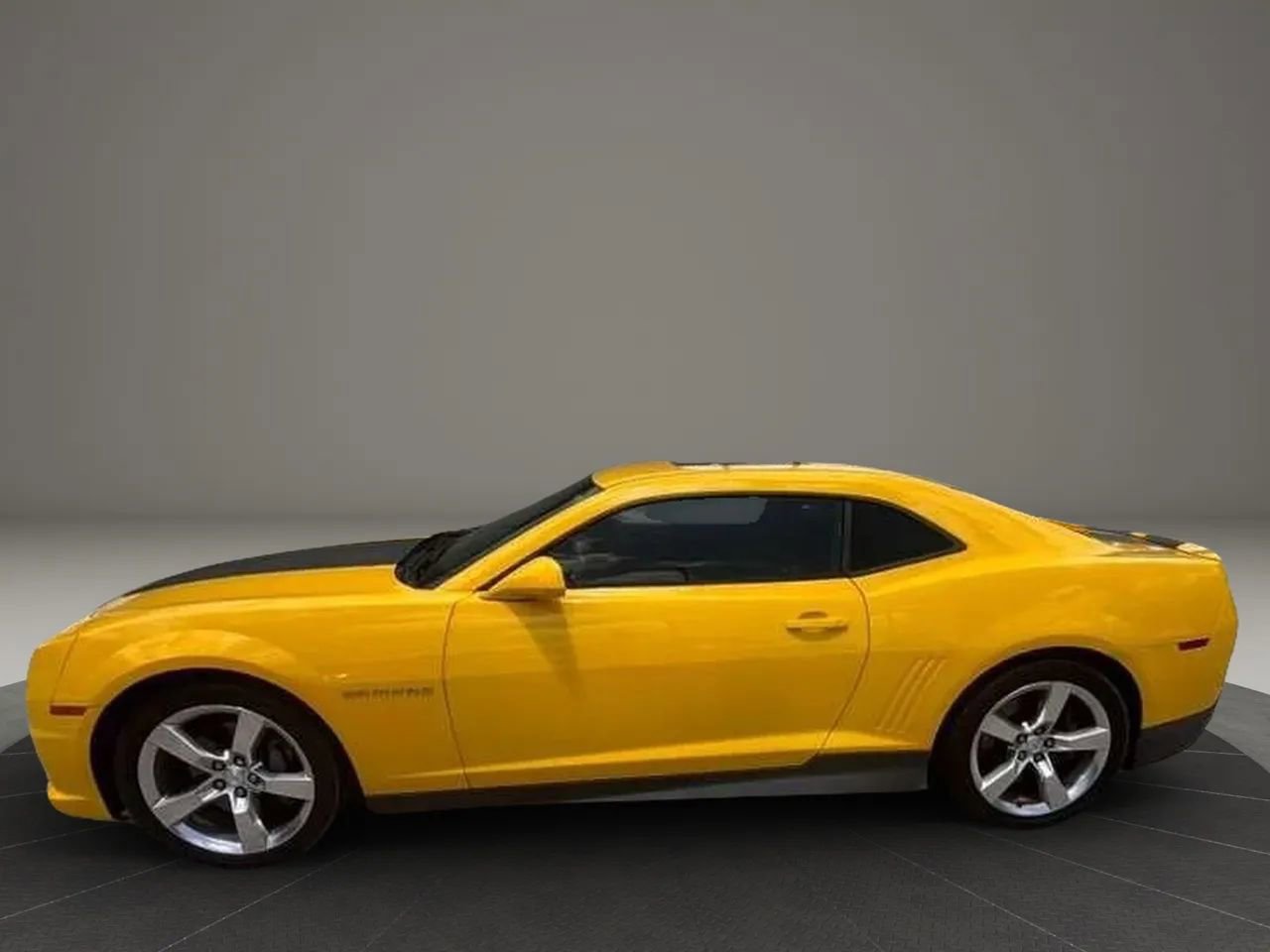 Used 2010 Chevrolet Camaro SS w/ LPO, Ground Effects Package RWD image 2