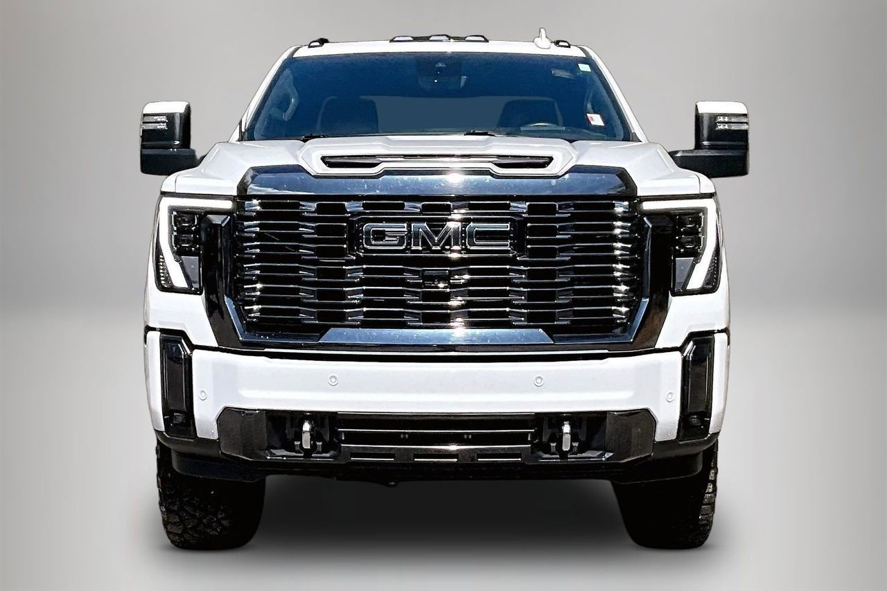 Used 2024 GMC Sierra 2500 Denali Ultimate image 3