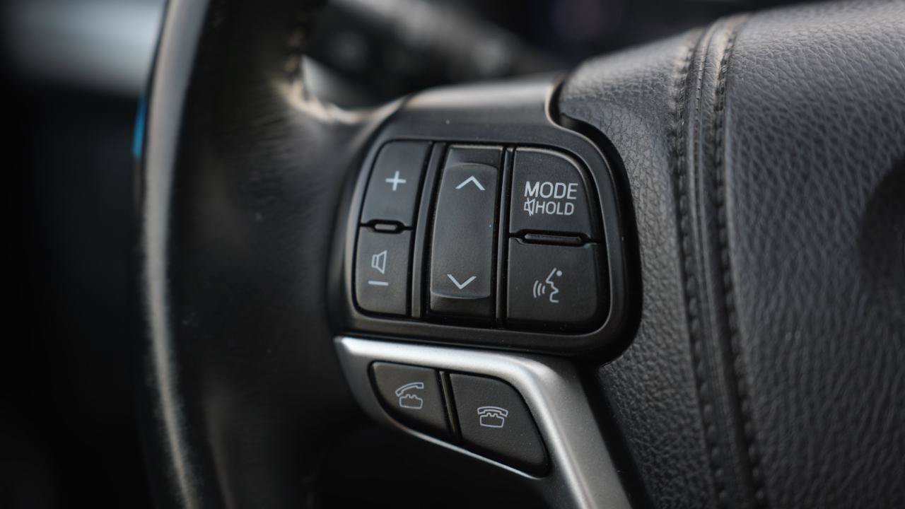 Used 2015 Toyota Highlander XLE AWD/4WD image 17