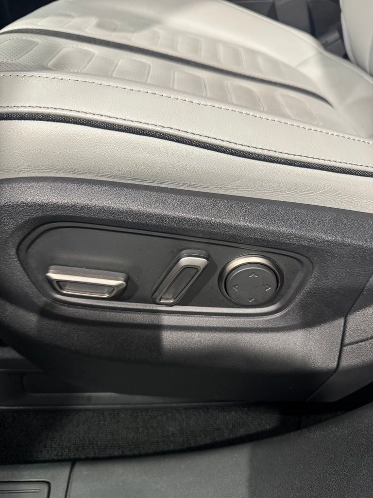 Used 2024 Rivian R1S Launch Edition AWD/4WD image 14