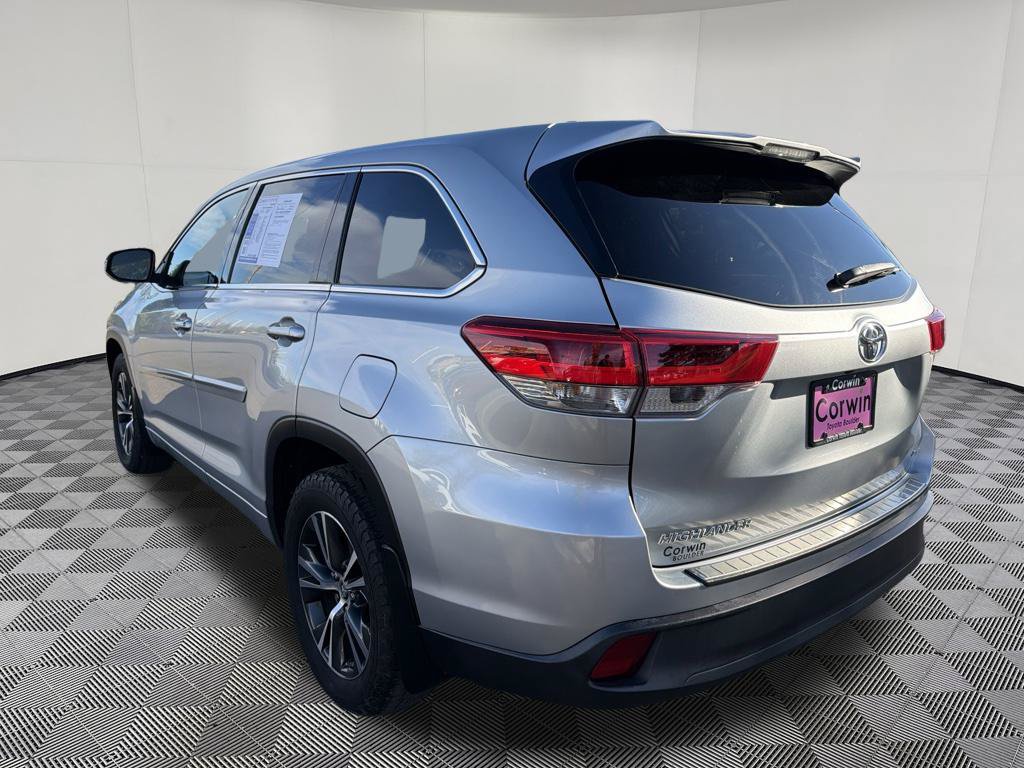 Used 2018 Toyota Highlander LE w/ Protection Package #3 AWD/4WD image 5