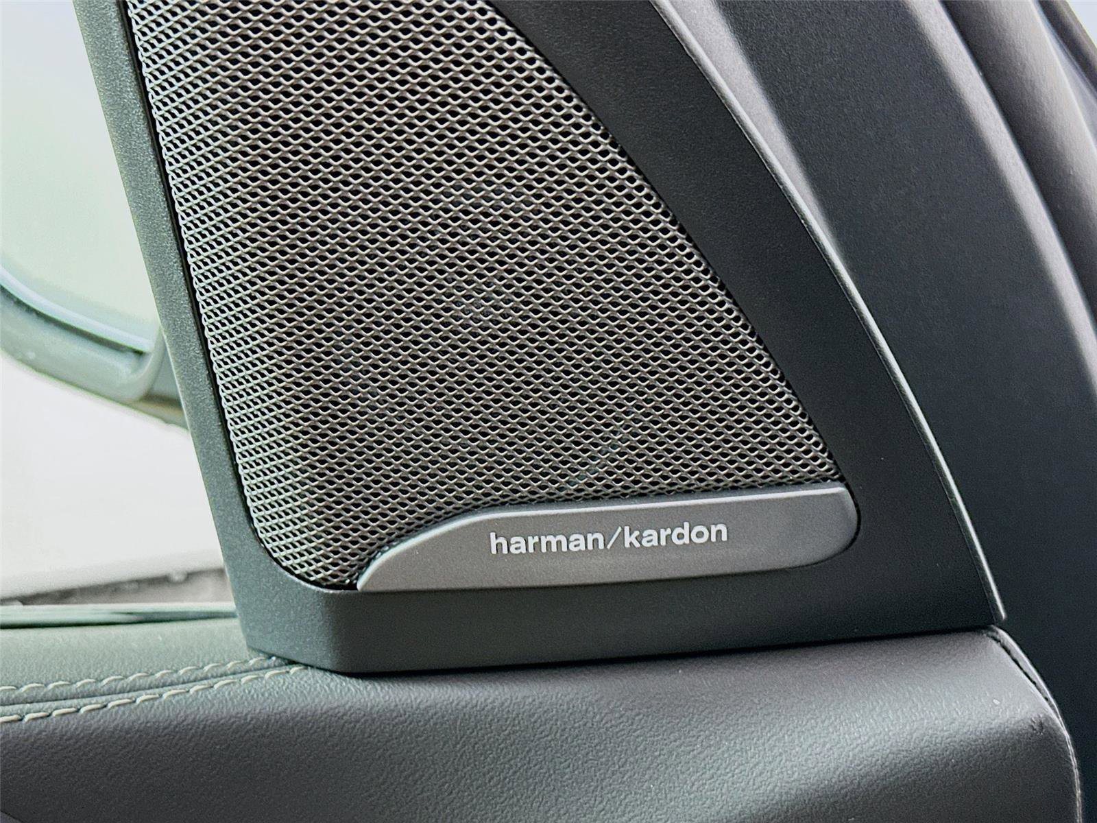 New 2026 BMW X5 xDrive50e w/ Executive Package image 19