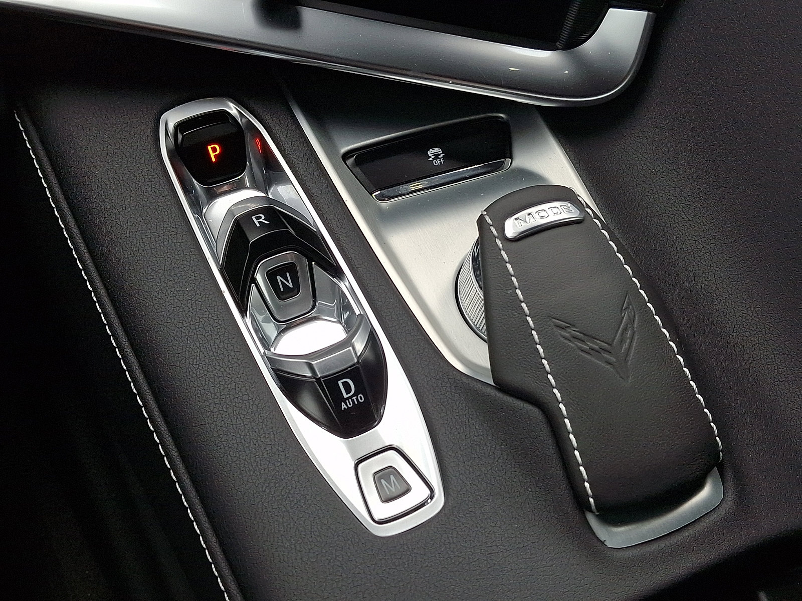 Used 2024 Chevrolet Corvette Stingray Coupe w/ Z51 Performance Package image 17