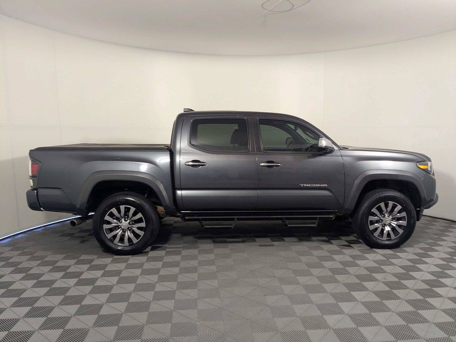 Certified 2022 Toyota Tacoma Limited AWD/4WD image 3