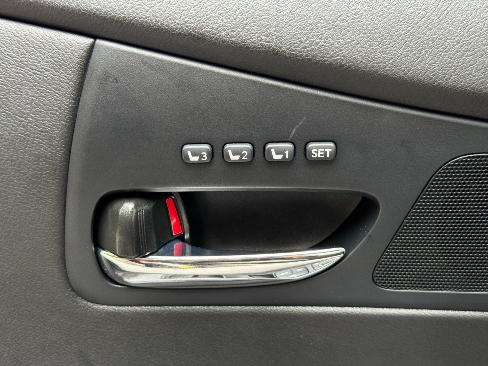 Used 2015 Lexus RX 450h FWD image 17
