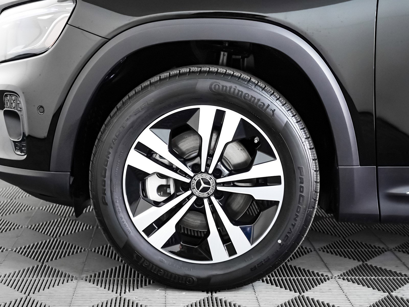 New 2025 Mercedes-Benz GLB 250 4MATIC image 6