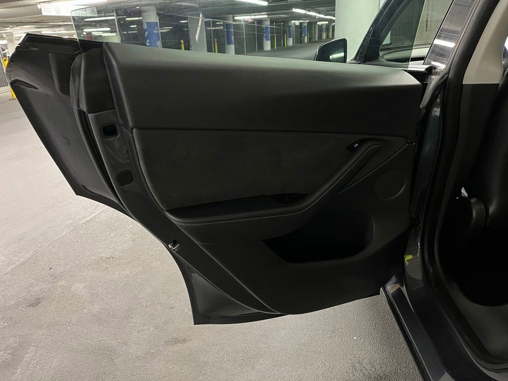 Used 2021 Tesla Model Y Long Range image 18