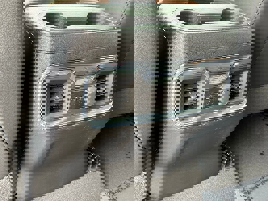 Used 2022 Chevrolet Silverado 2500 High Country w/ Safety Package II image 41