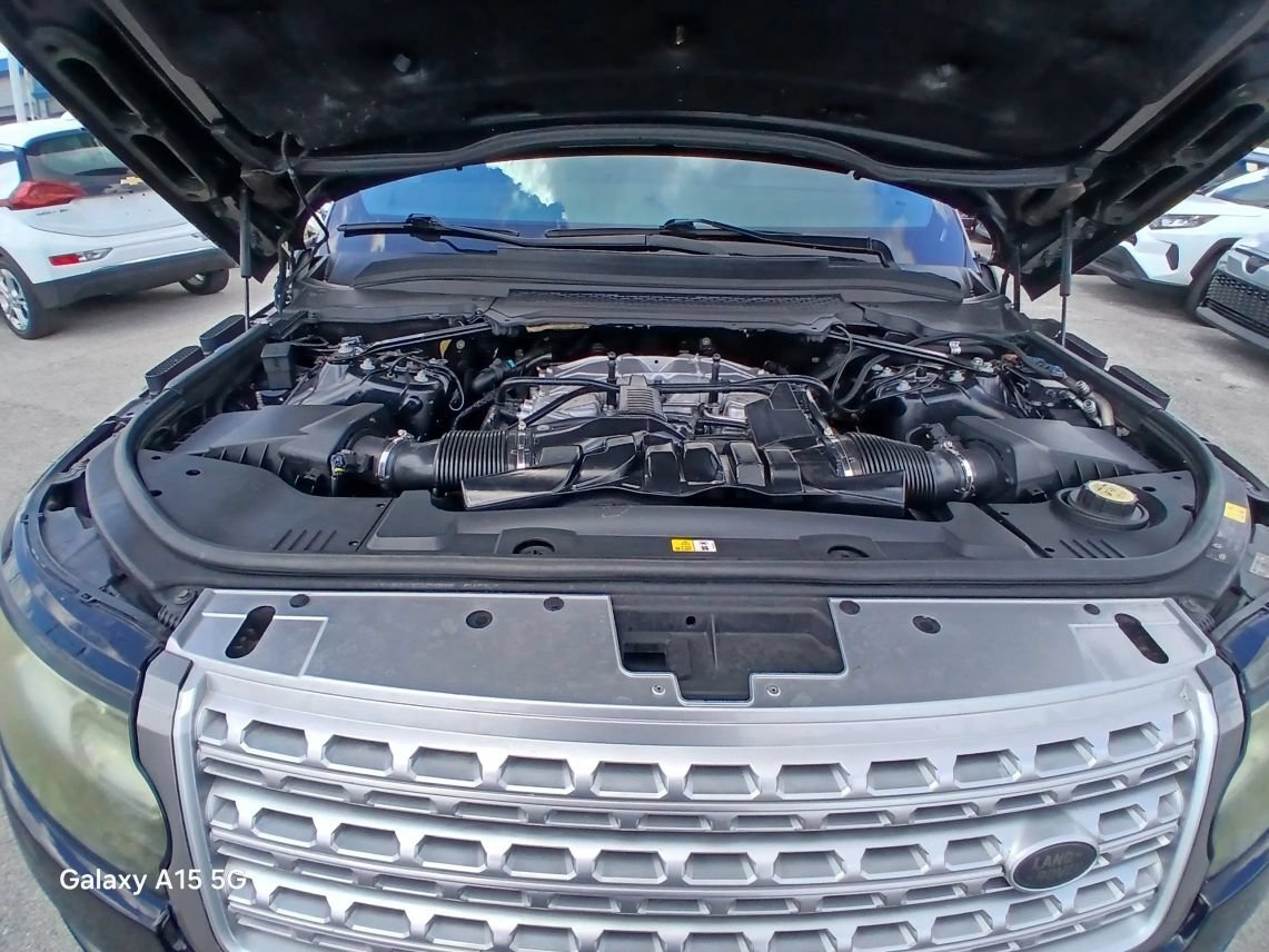 Used 2014 Land Rover Range Rover HSE AWD/4WD image 24