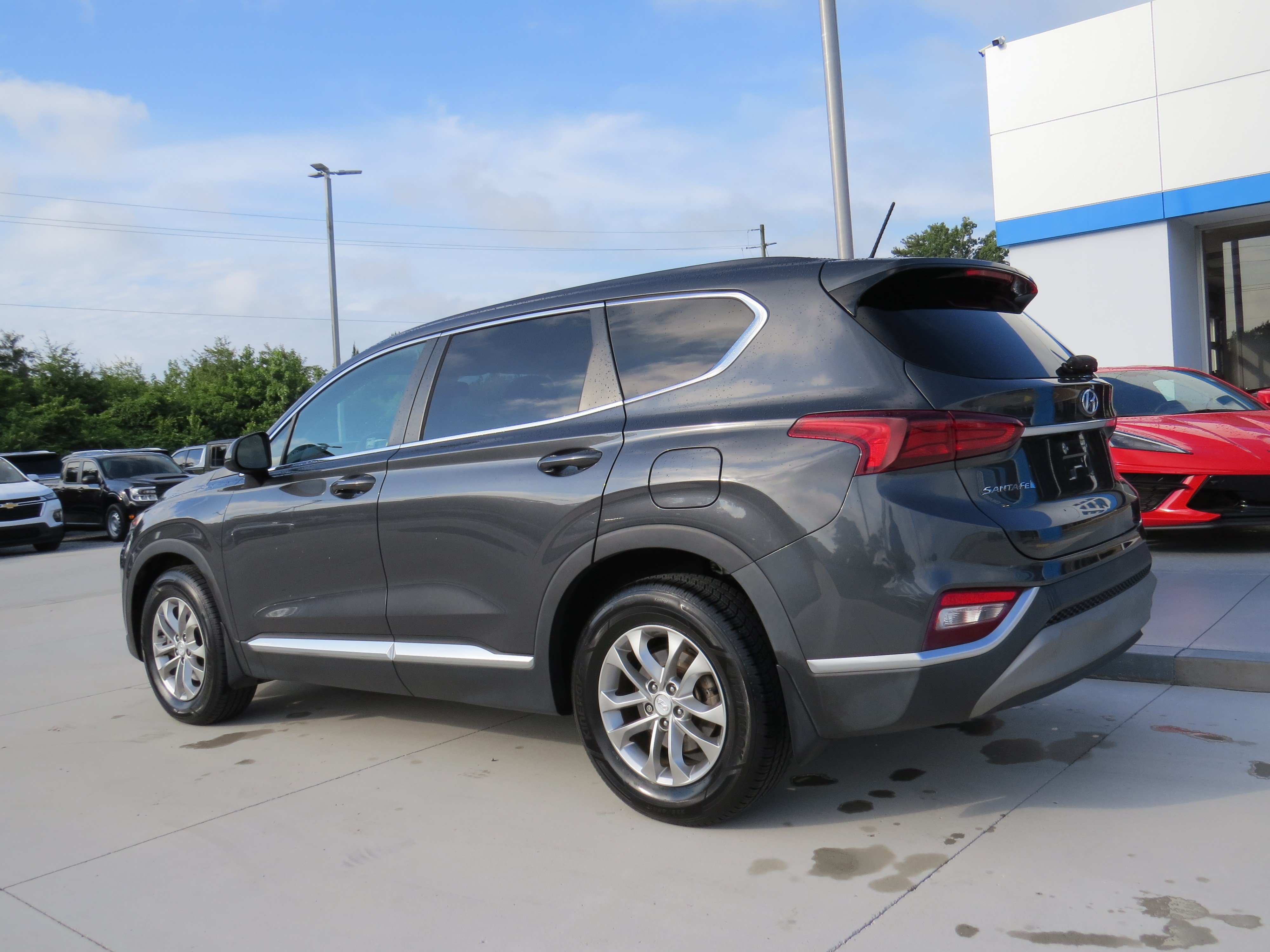 Used 2020 Hyundai Santa Fe SE FWD image 3