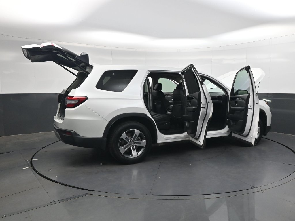 Certified 2025 Honda Pilot EX-L image 40