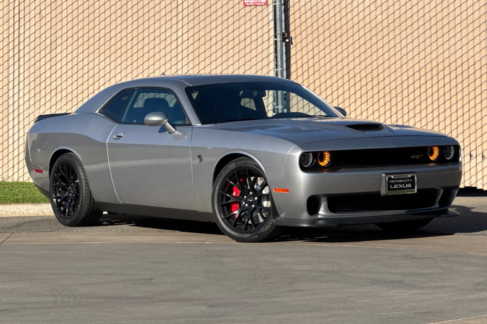 Used 2016 Dodge Challenger SRT Hellcat RWD image 2