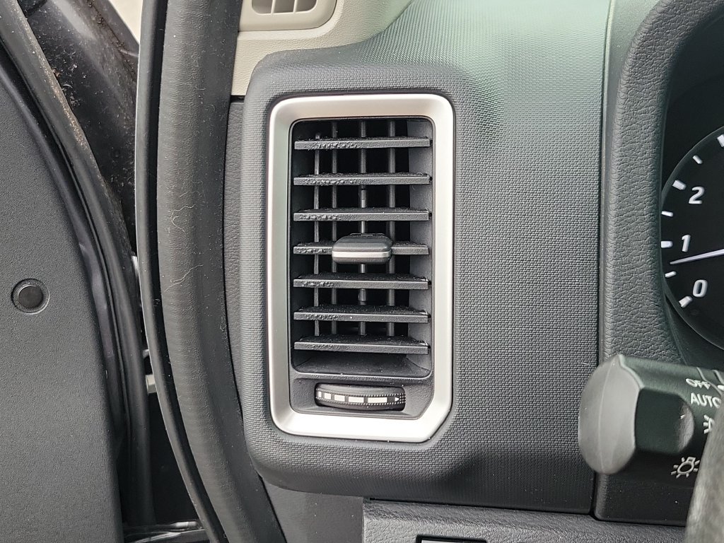 Certified 2022 Nissan Frontier SV RWD image 32