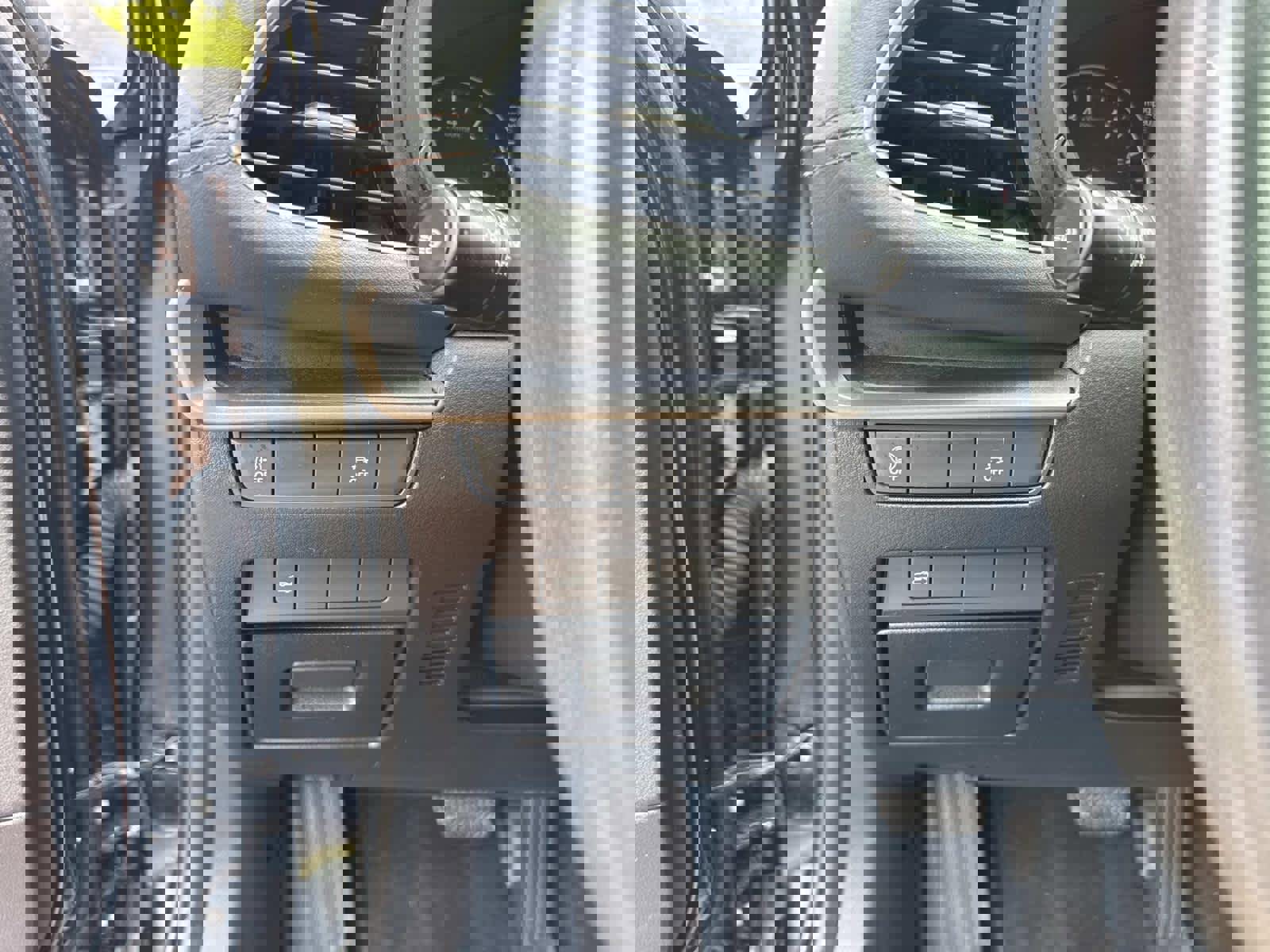 Used 2021 MAZDA MAZDA3 s FWD image 32