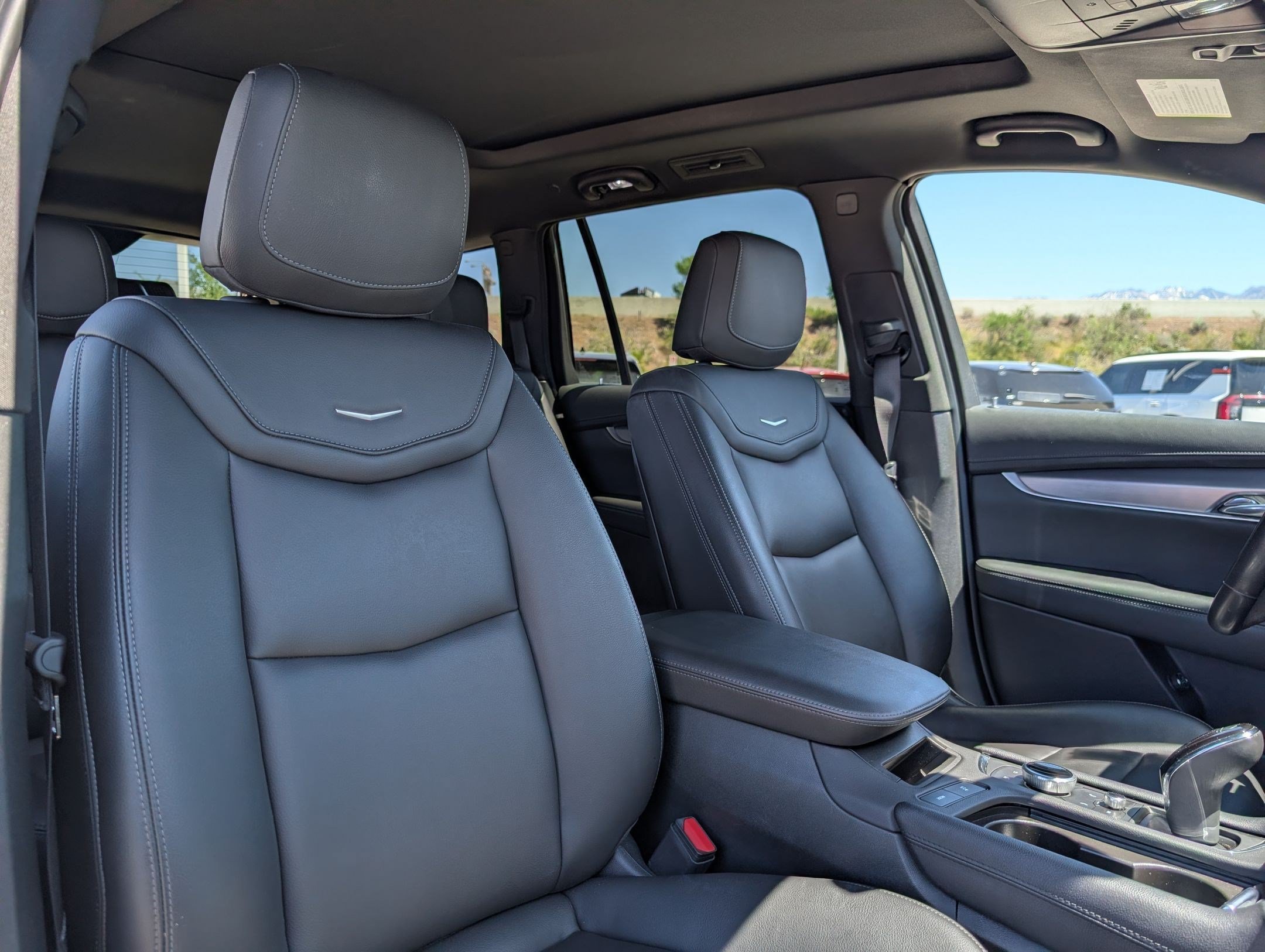 Certified 2024 Cadillac XT6 Luxury w/ LPO, Floor Liner Package AWD/4WD image 28
