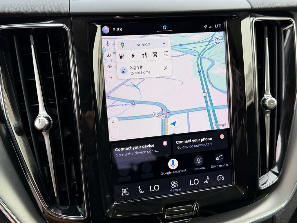 Certified 2023 Volvo XC60 T8 Core AWD/4WD image 28