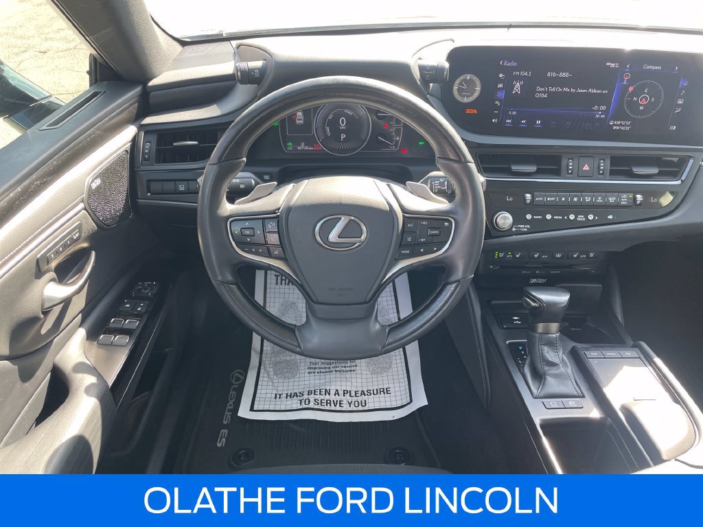 Used 2022 Lexus ES 300h w/ Accessory Package 2 FWD image 16