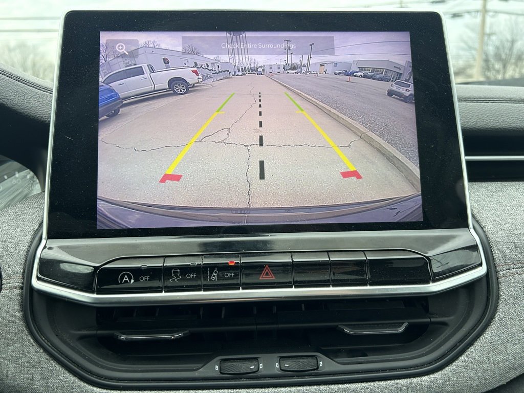 Used 2024 Jeep Compass Latitude w/ Sun and Sound Group image 22