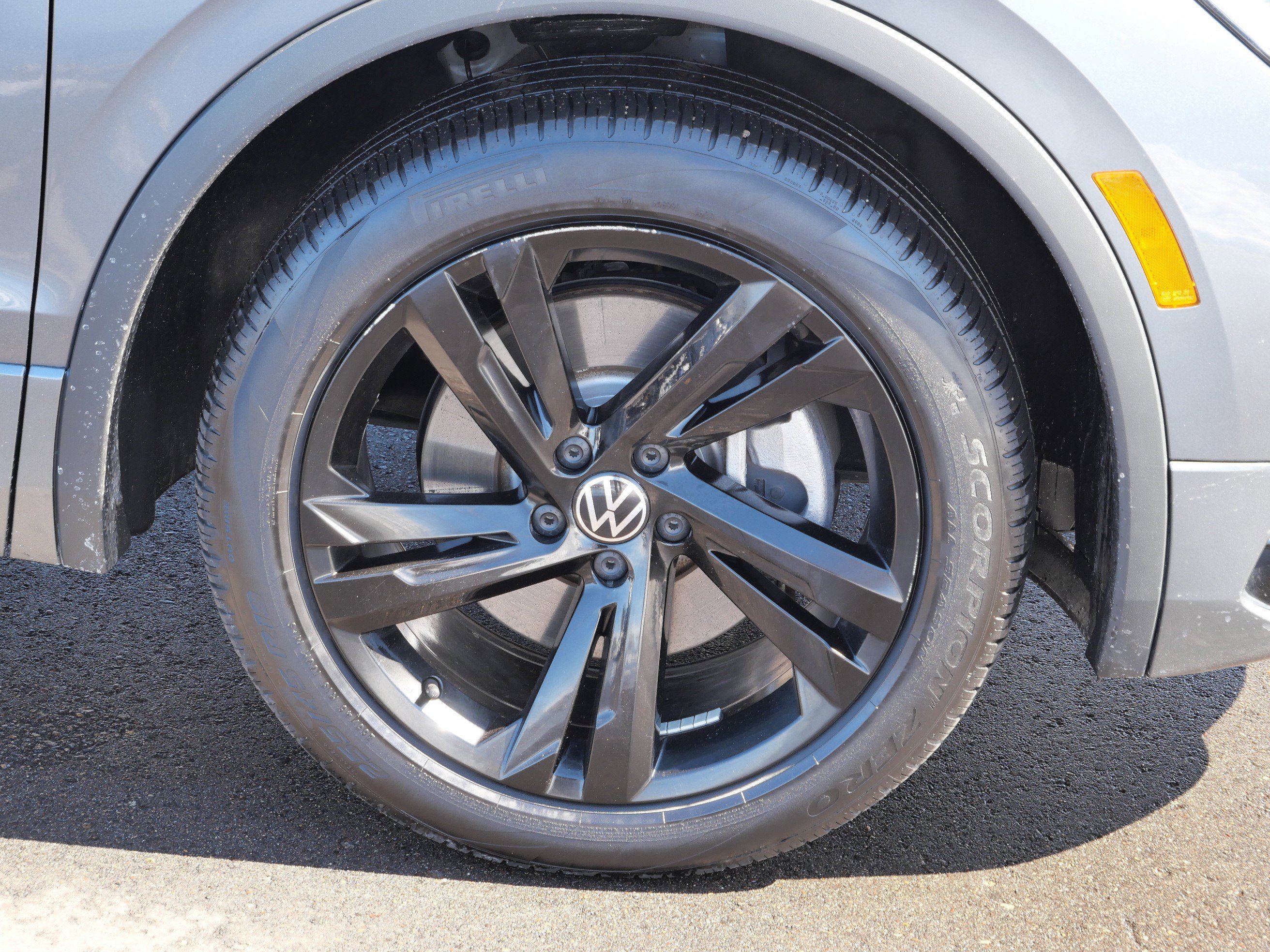 Certified 2023 Volkswagen Tiguan SE R-Line image 15