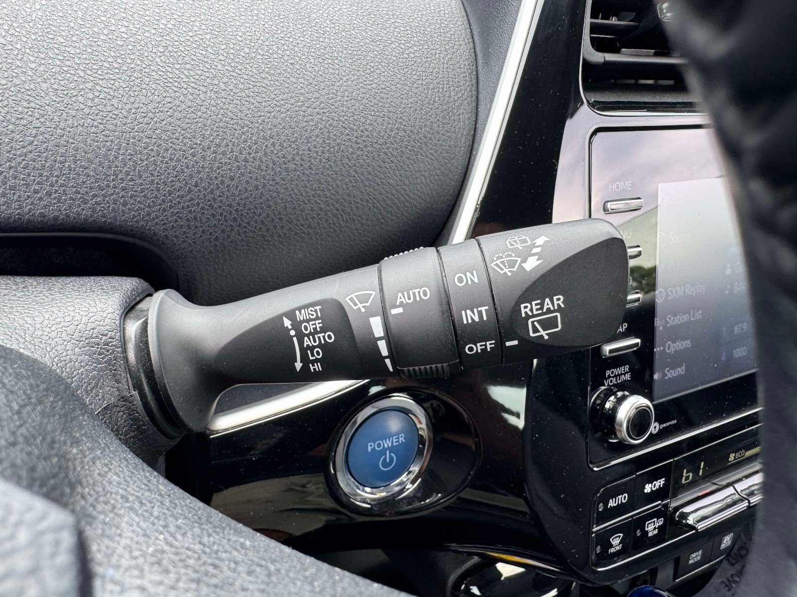 Certified 2022 Toyota Prius XLE AWD/4WD image 28