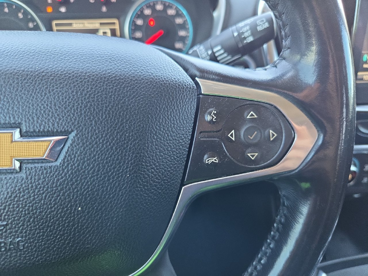 Used 2019 Chevrolet Traverse LT FWD image 18