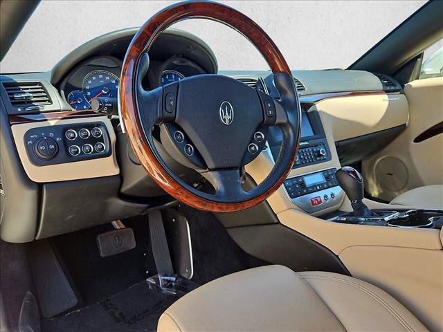 Used 2010 Maserati GranTurismo Convertible RWD image 5