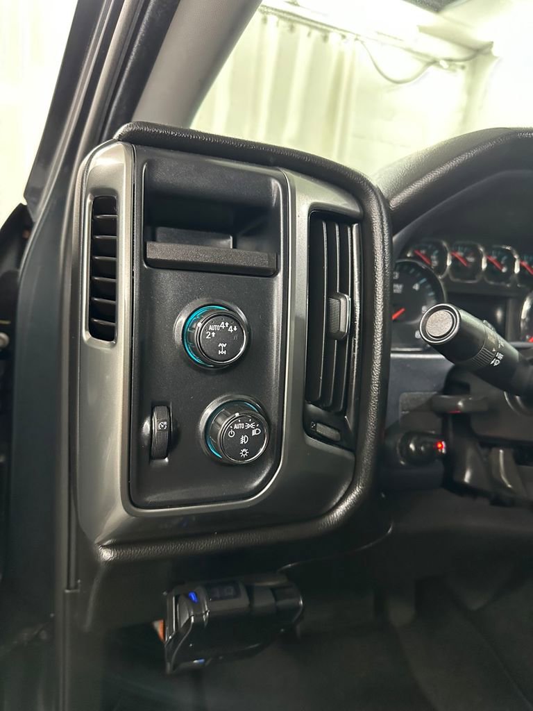 Used 2018 Chevrolet Silverado 1500 LT w/ All Star Edition image 14