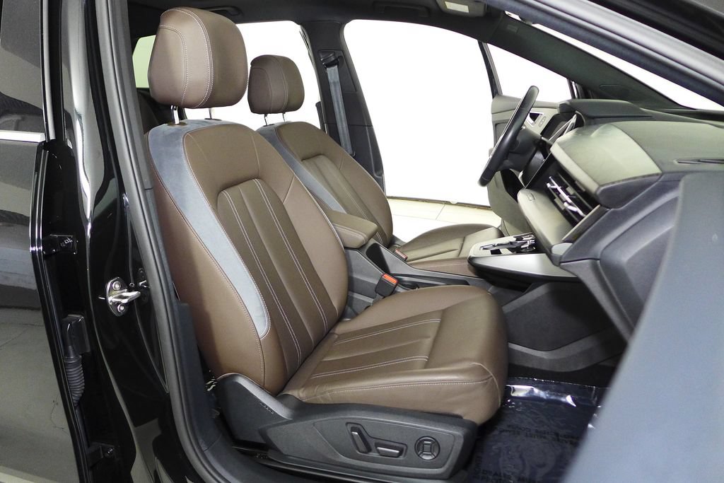 Used 2023 Audi Q4 e-tron Premium w/ Convenience Package RWD image 19