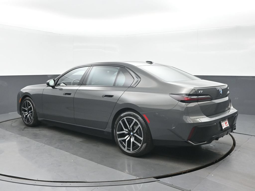 Used 2023 BMW i7 xDrive60 AWD/4WD image 5