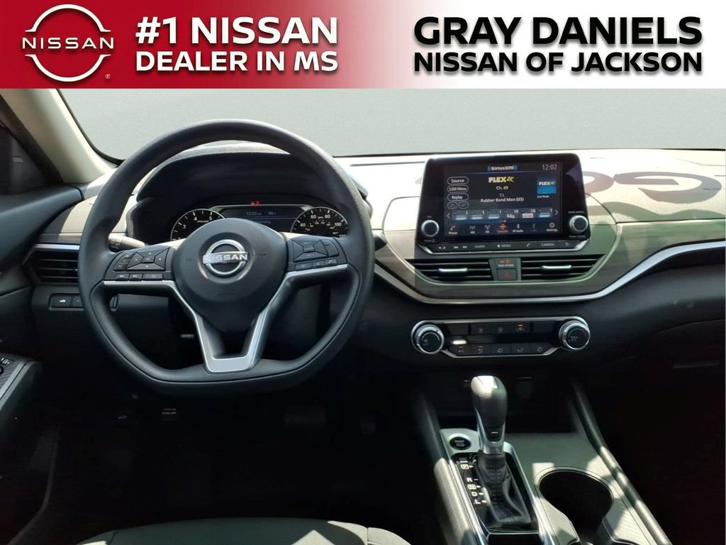 New 2026 Nissan Altima 2.5 SV FWD image 8