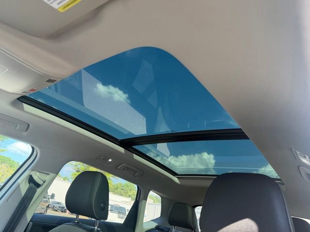 Certified 2023 Volkswagen Taos SE w/ Panoramic Sunroof Package FWD image 26