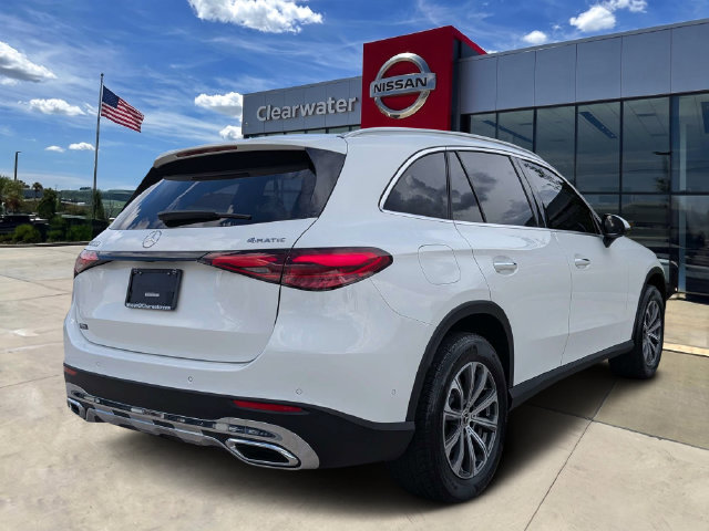 Used 2025 Mercedes-Benz GLC 300 4MATIC image 4