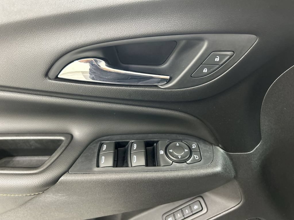 Used 2019 Chevrolet Equinox Premier AWD/4WD image 13