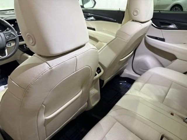 Used 2021 Buick Envision Essence FWD image 30