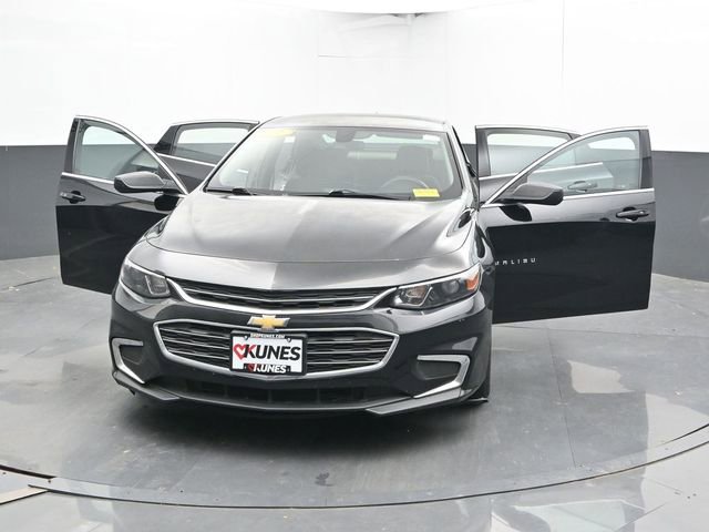 Used 2017 Chevrolet Malibu LS FWD image 29