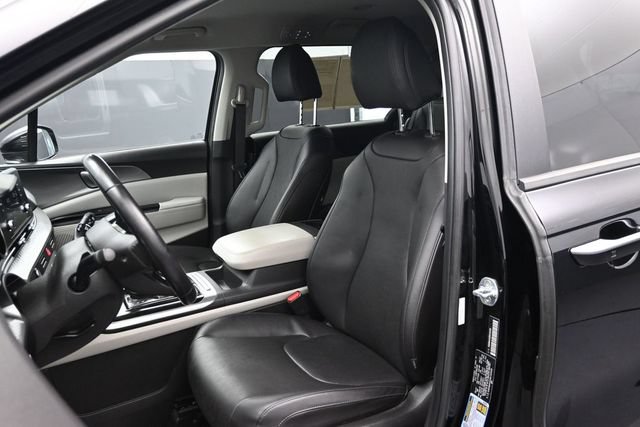 Used 2022 Kia Carnival LX FWD image 5