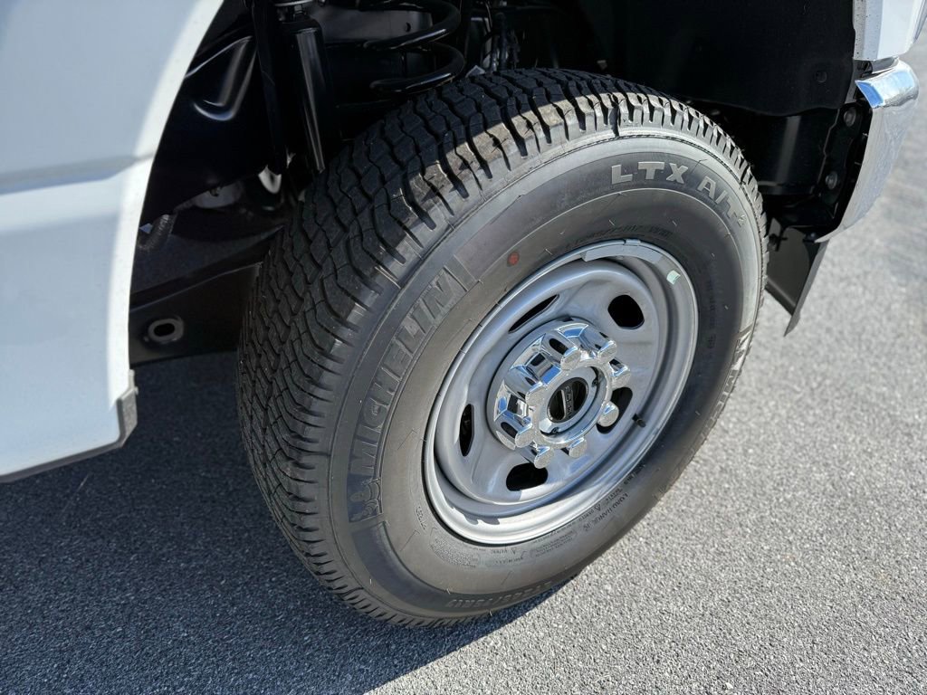 New 2026 Ford F250 XL w/ XL Chrome Package image 9