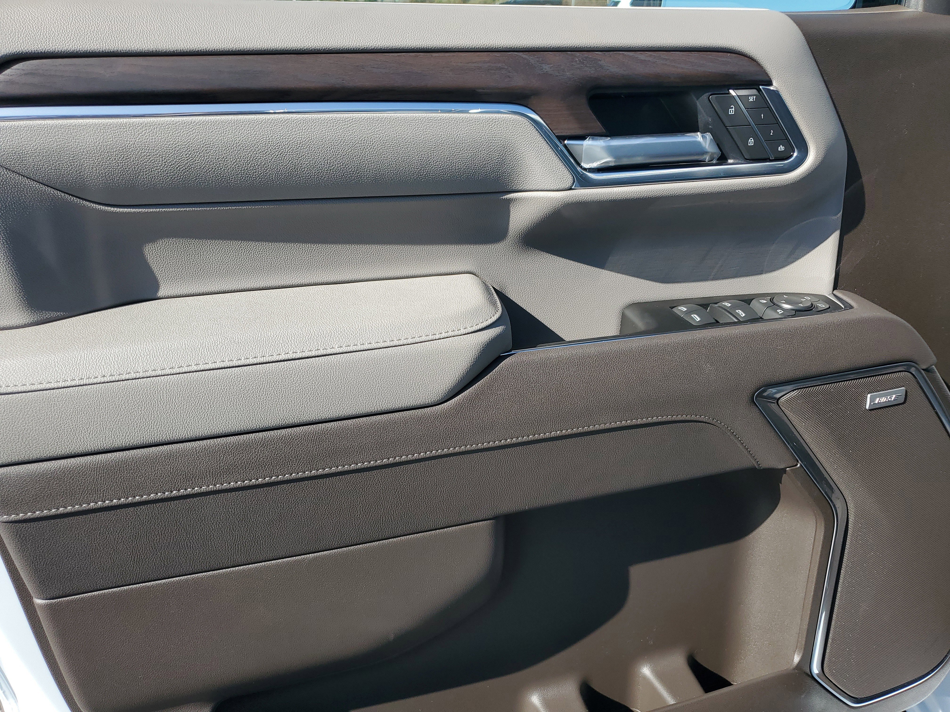 New 2026 GMC Sierra 1500 SLT image 18