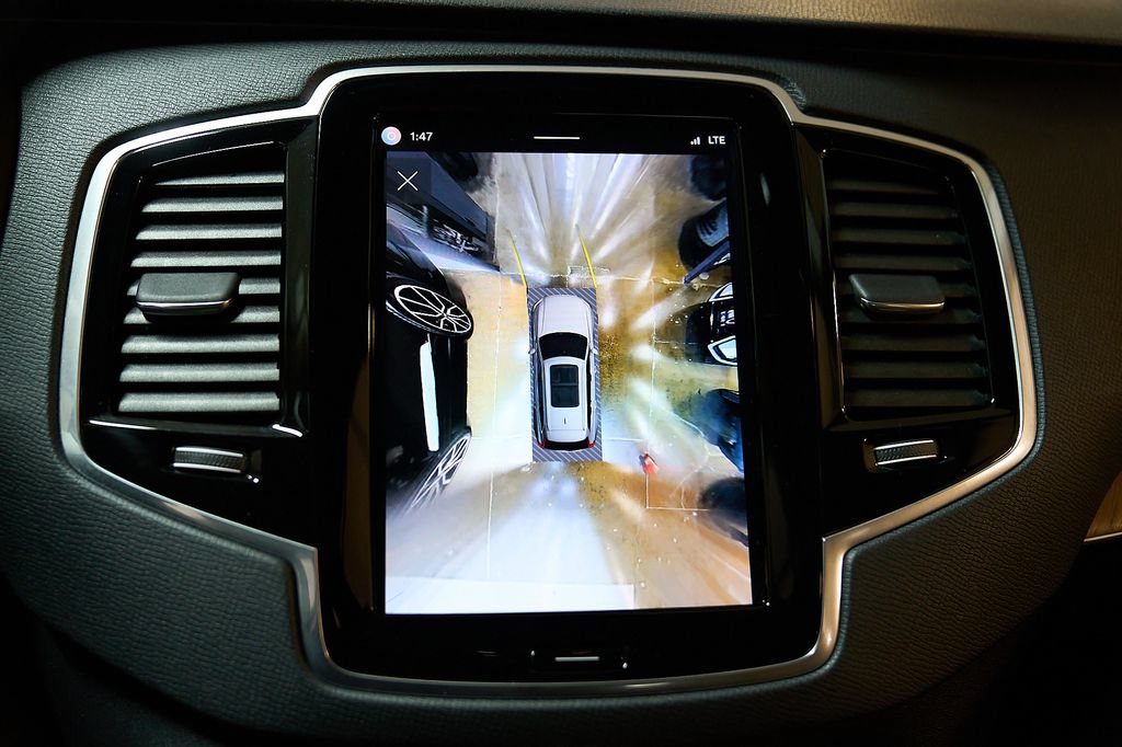 Certified 2024 Volvo XC90 B6 Plus w/ Protection Package Premier AWD/4WD image 33