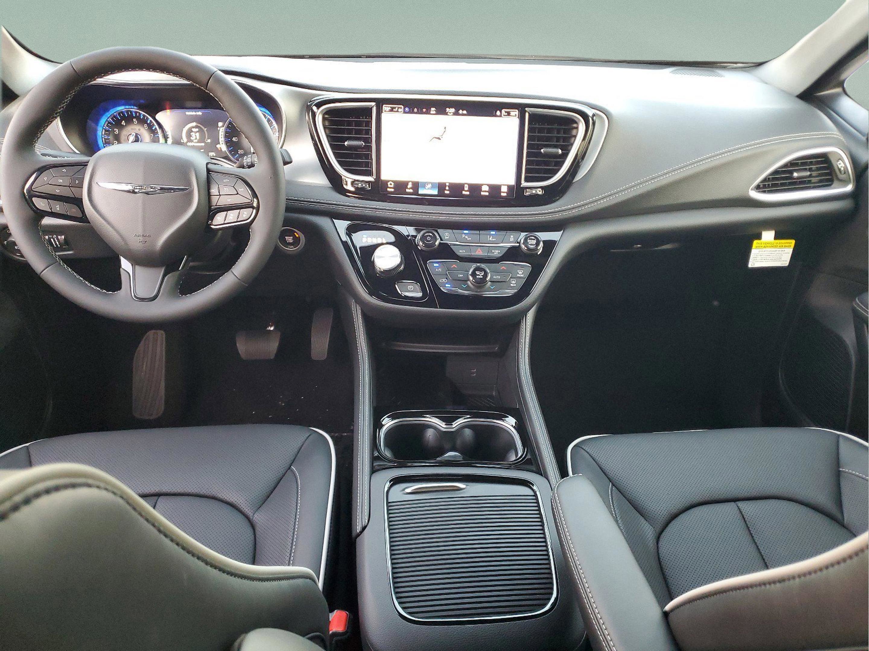 New 2026 Chrysler Pacifica Limited w/ S Appearance Package FWD image 8