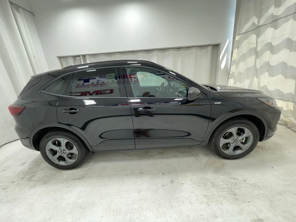 Used 2025 Ford Escape ST-Line AWD/4WD image 4