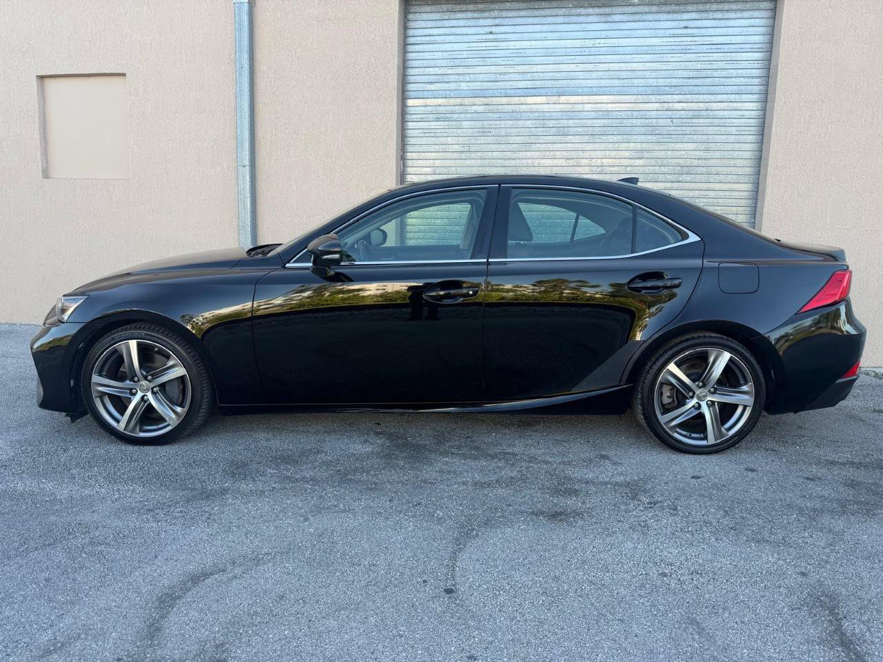 Used 2017 Lexus IS 200t w/ Premium Package RWD image 3