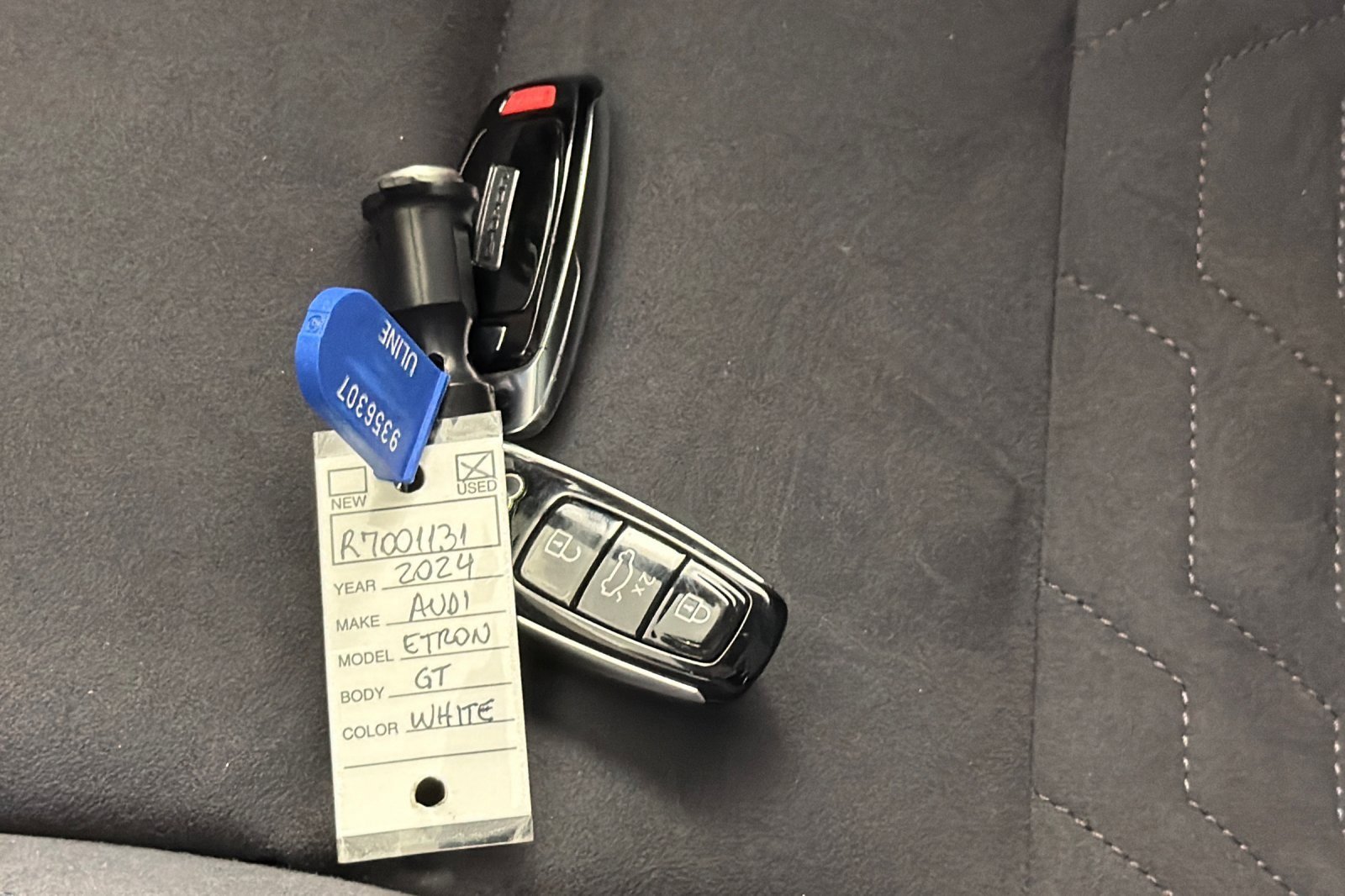 Used 2024 Audi e-tron GT Prestige w/ Prestige Package image 24