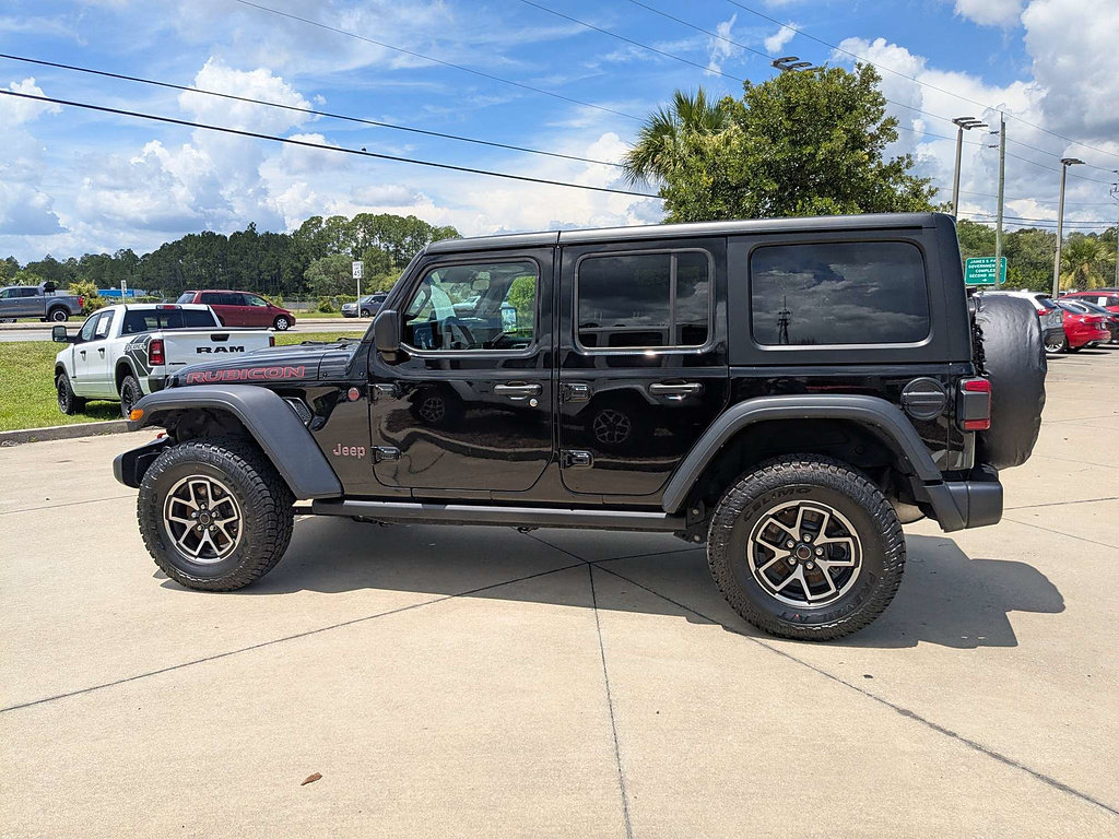 Used 2024 Jeep Wrangler Unlimited Rubicon AWD/4WD image 6