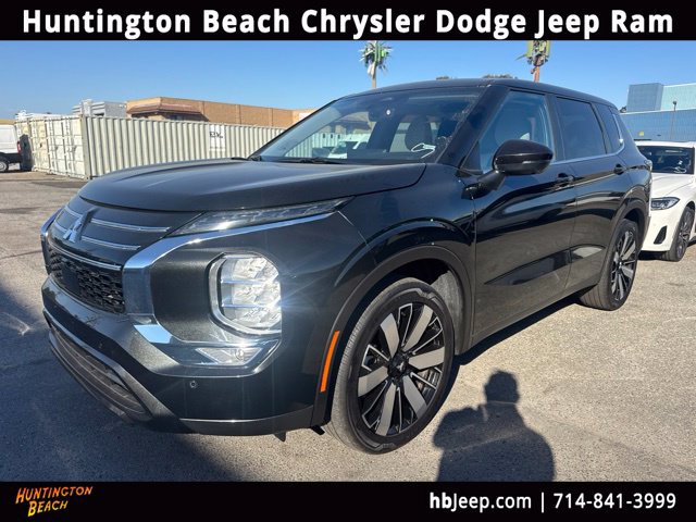 Used 2025 Mitsubishi Outlander SE