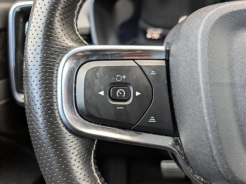 Used 2021 Volvo XC40 P8 Recharge w/ Advanced Package AWD/4WD image 21