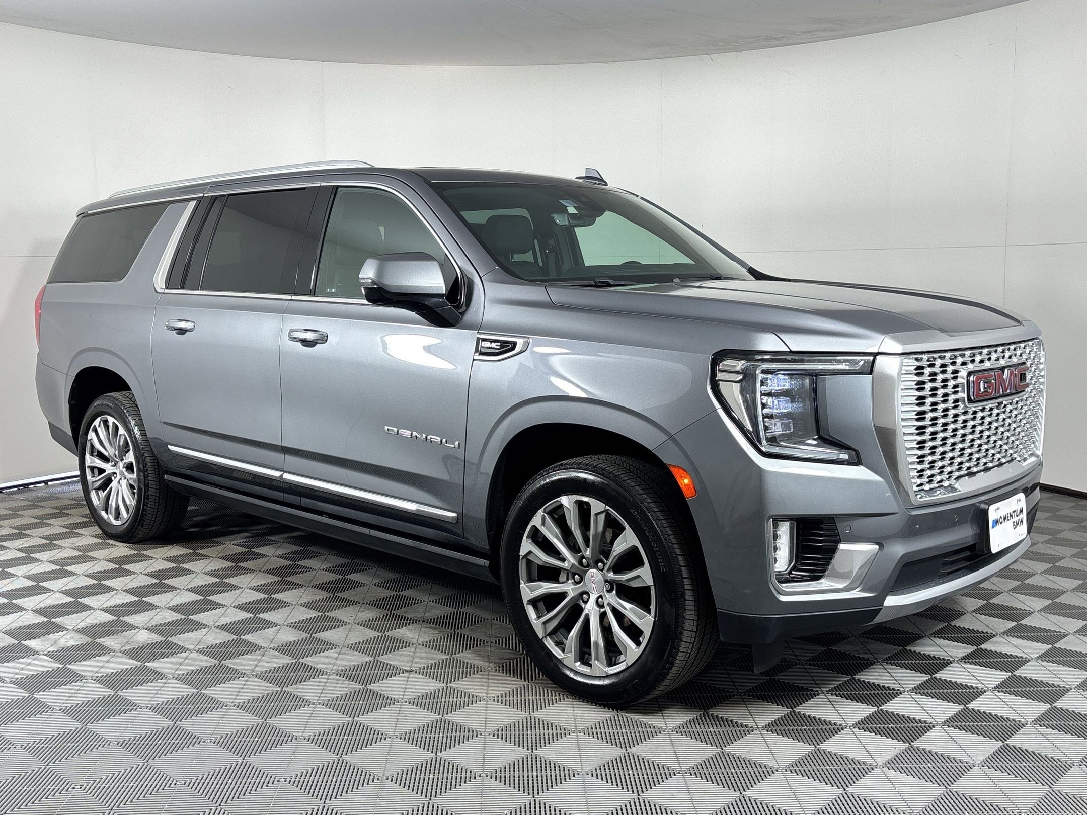 Used 2021 GMC Yukon XL Denali w/ Denali Premium Package RWD image 7