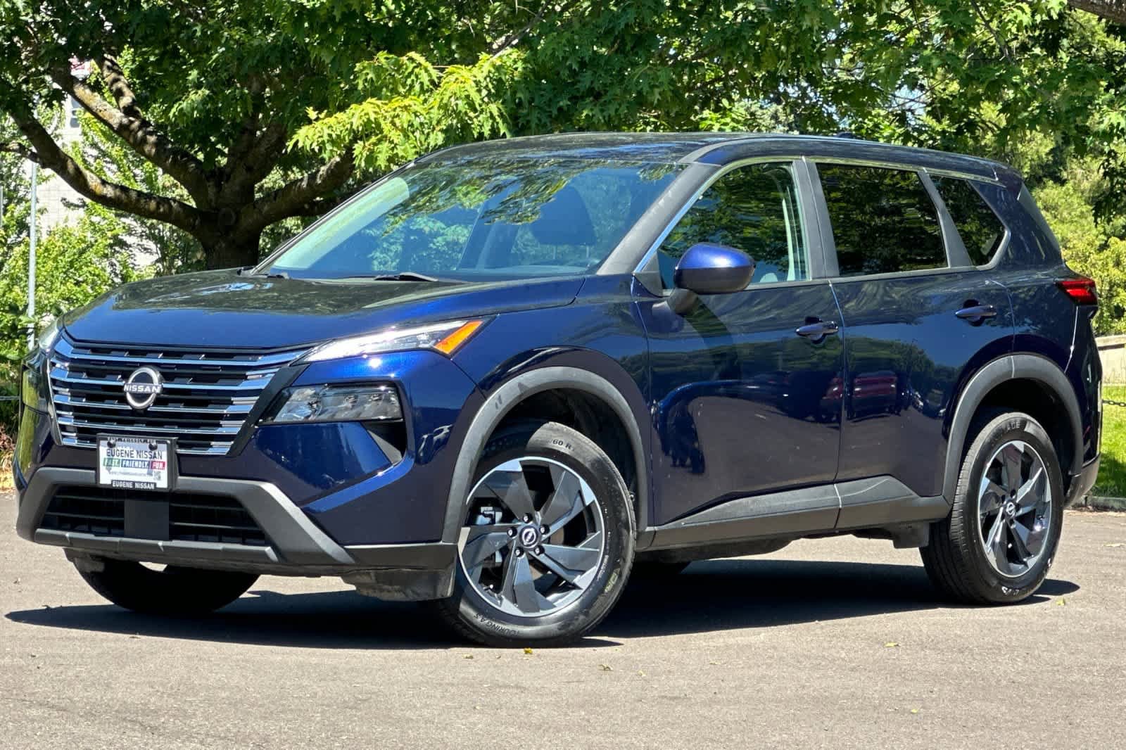 Used 2024 Nissan Rogue SV AWD/4WD image 1